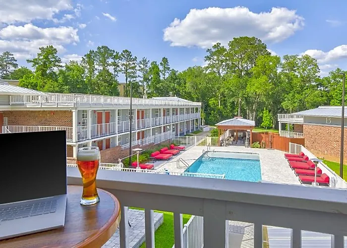 Hotel Seven Hills Tallahassee
