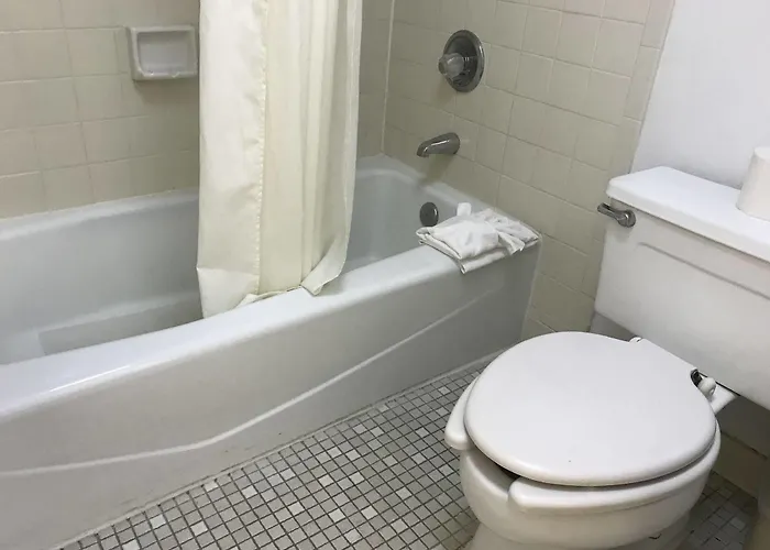 Hotel Seven Hills Tallahassee